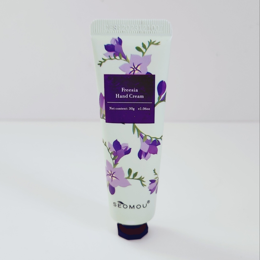 ⭐4/$15 Seomou Freesia Hand Cream